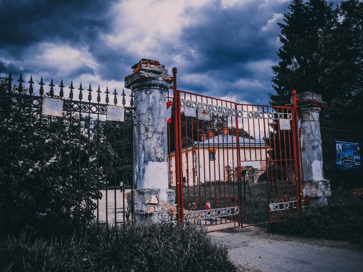 Таинственные ворота