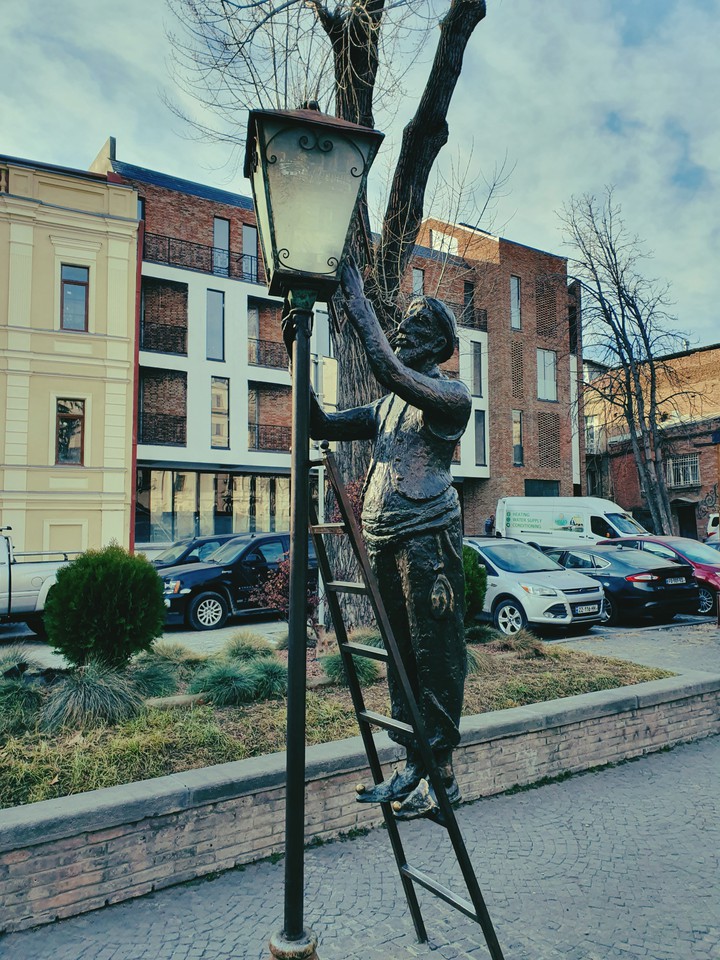 Statue of LampMan