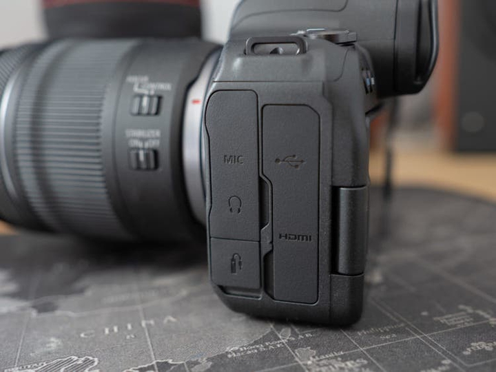 Canon EOS R6