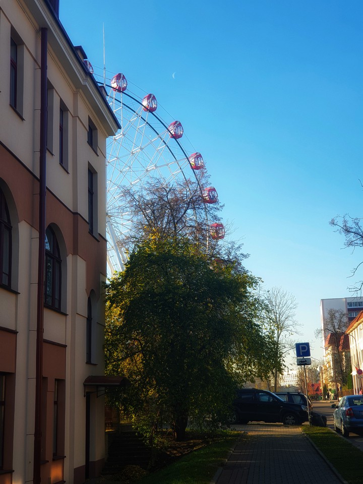 Ferris wheel