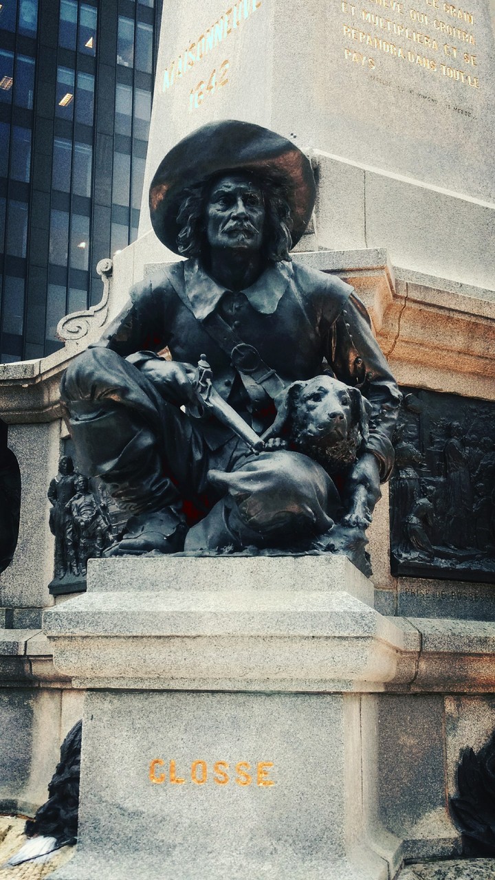 Statue