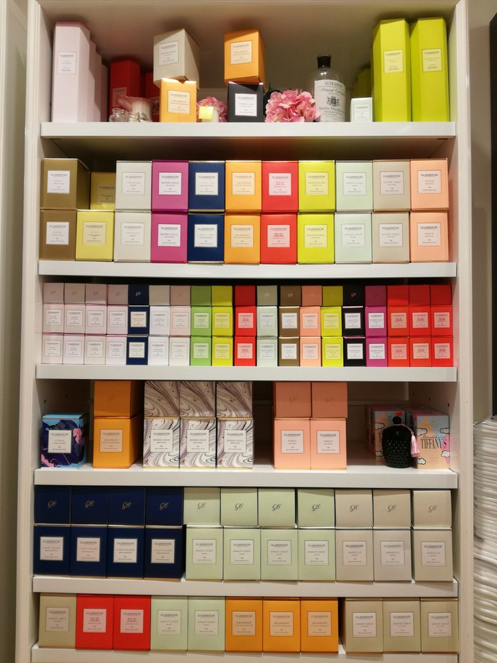 Awesome coloured candle boxes