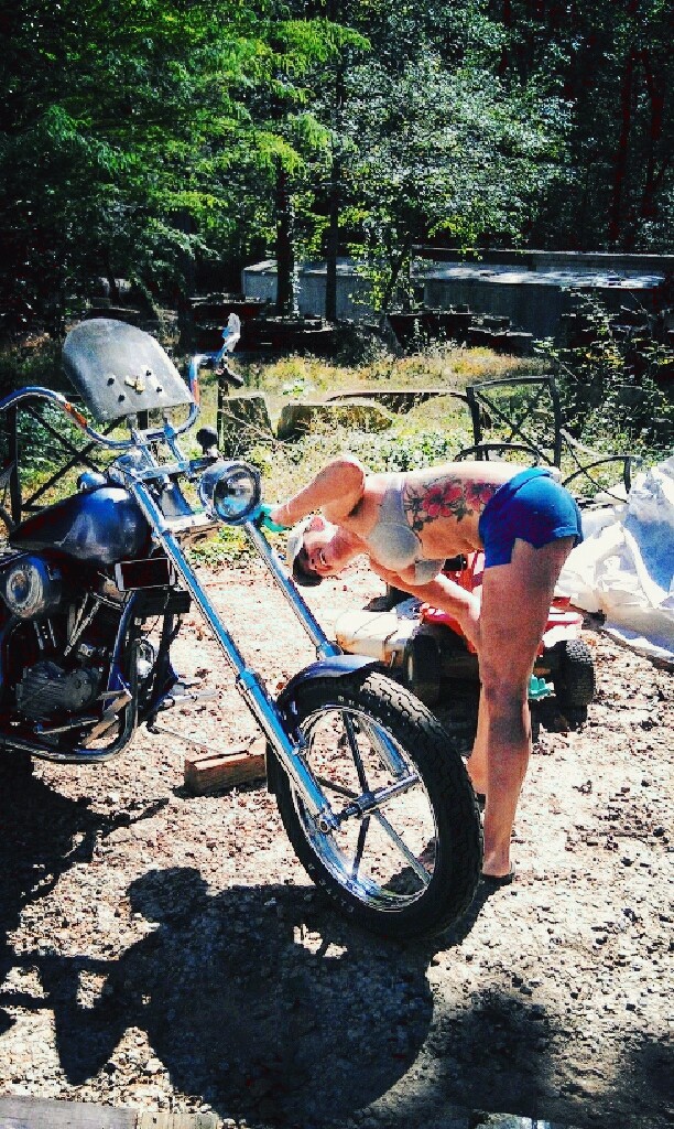 Detailing a 1942 Harley Davidson!