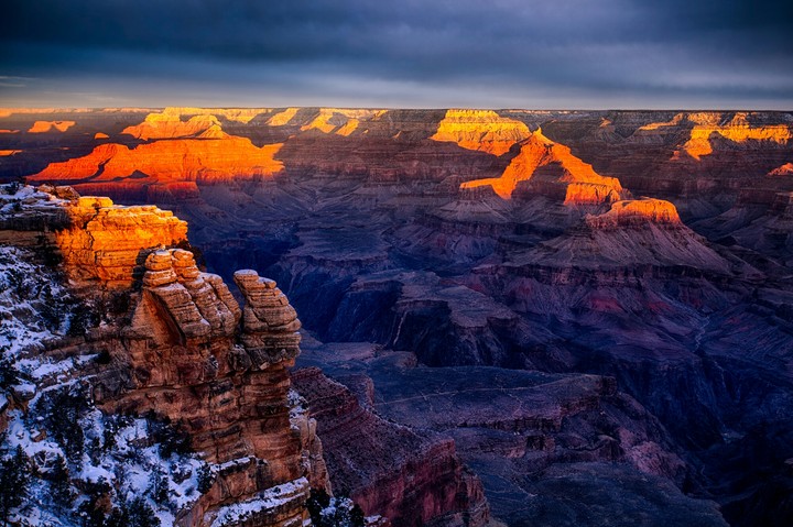 Sunrise on grand canyon