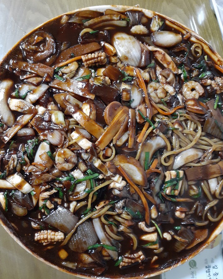 mì đen han quốc