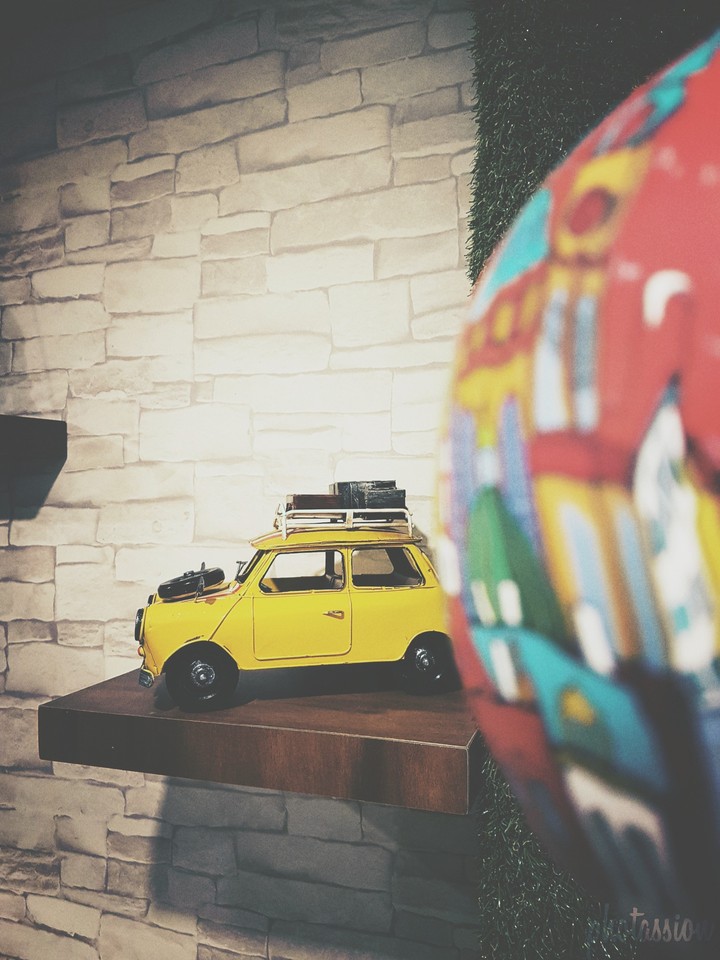 toy car