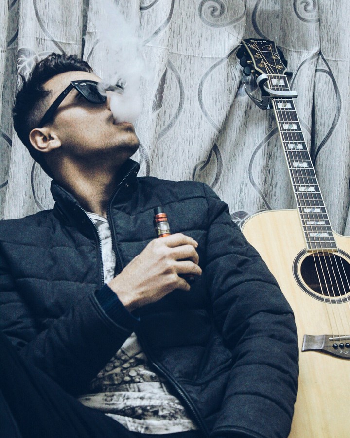 vape with guitar
