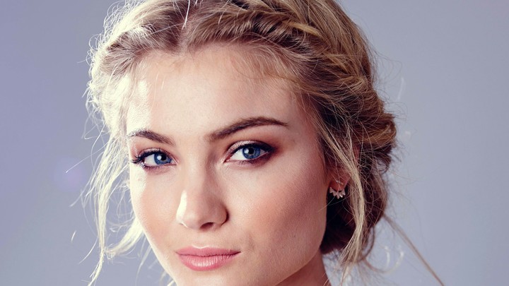 blue eyes