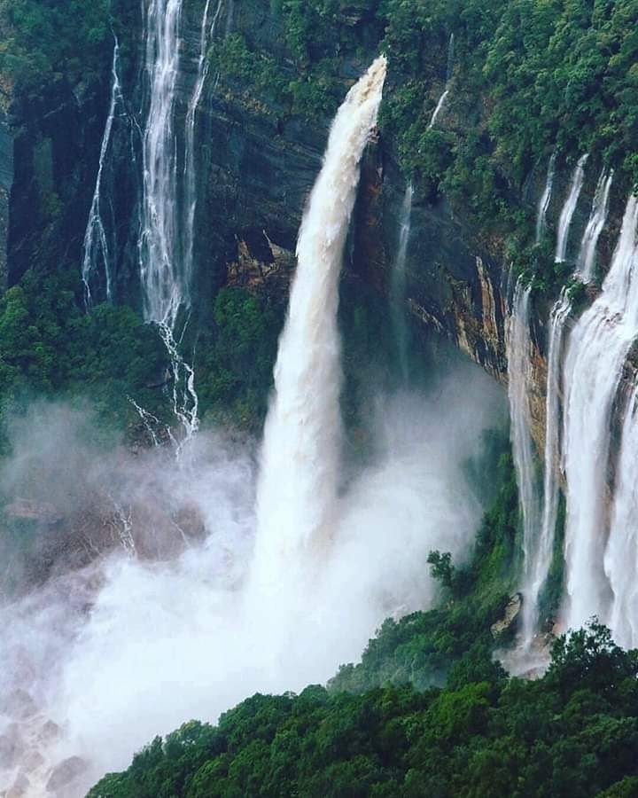 Nohkalikai Falls, Meghalaya.