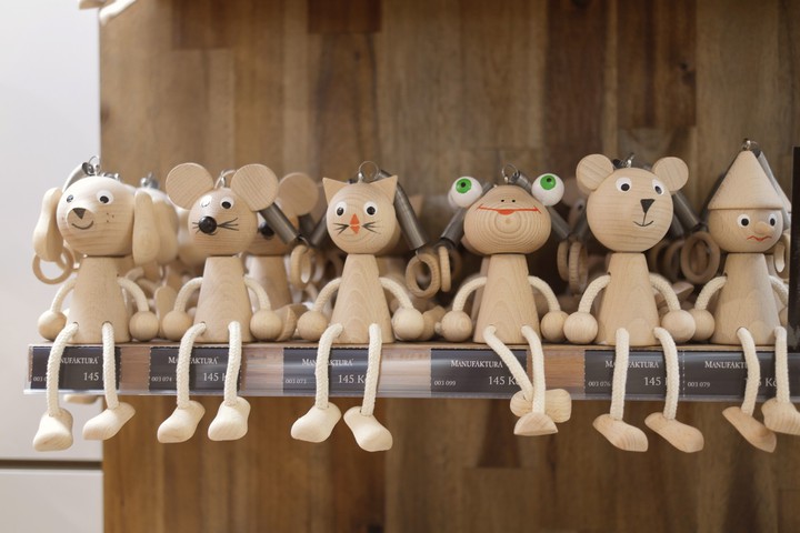 wooden dolls