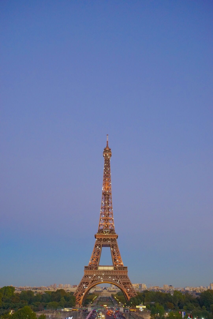 eiffel tower