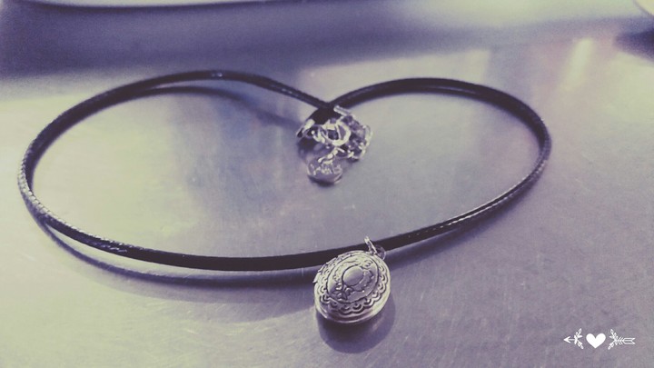 Choker in metal