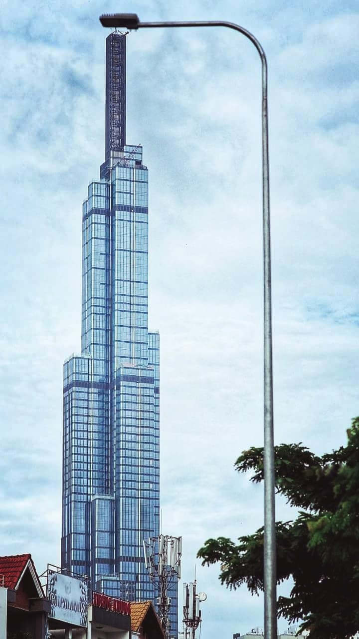81 floor building