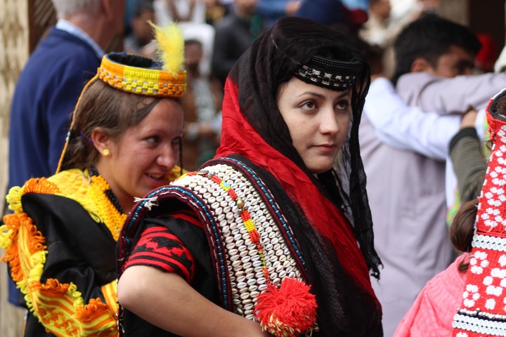 kelashi girl ready to chillam joshi festival in kpk pakistan