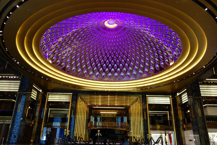 Grand Avenue Mall,  Pristage hall