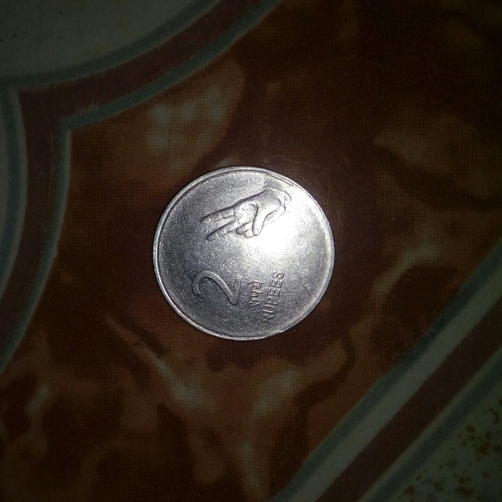 2 Rs