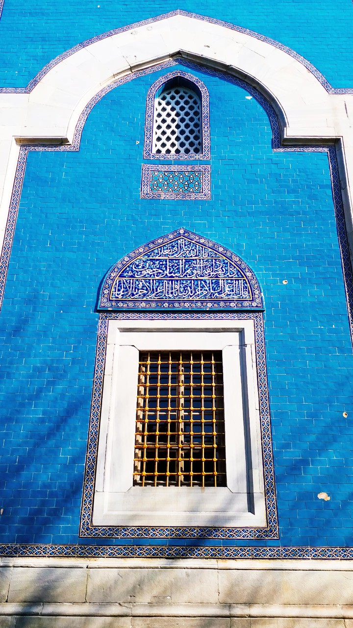 early Ottoman era's mosque decorating with cera Green Mosq.