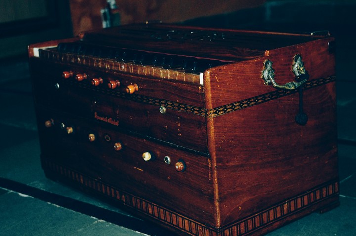 d.s.r harmonium