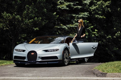 Bugatti Chiron and gerl