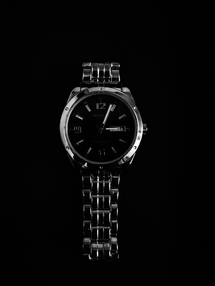 BLACKANDWHITE WRISTWATCH
