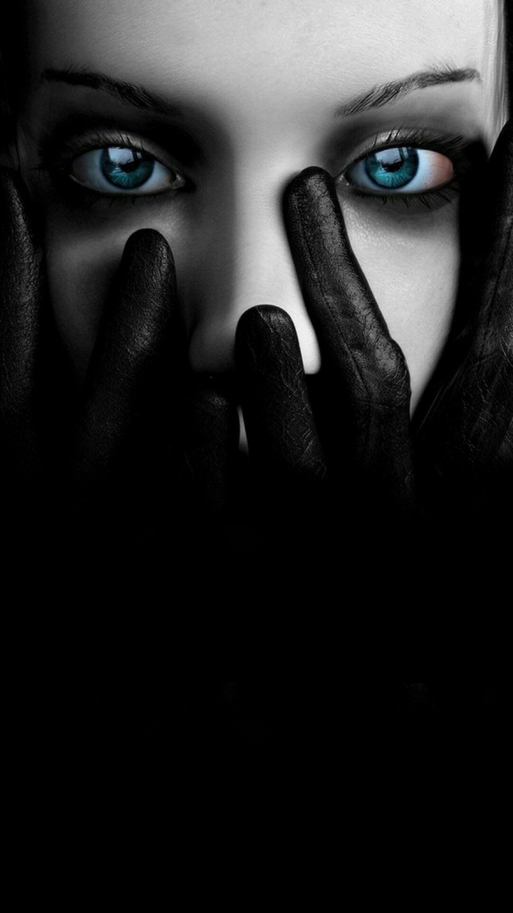 Dark Vampire Girl