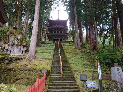 日石寺五重塔