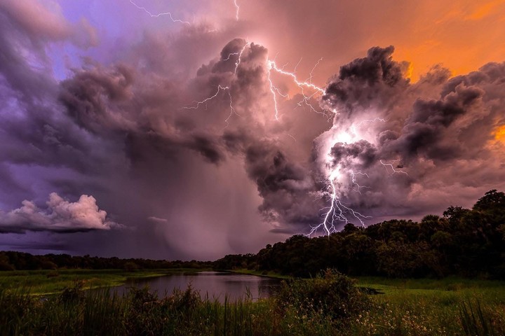 lightning storm  thunderstorm