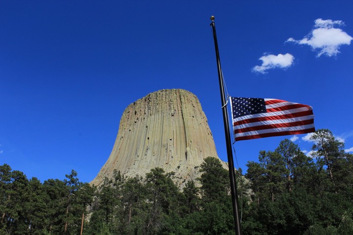 Devils Tower with mourning Baton rouge