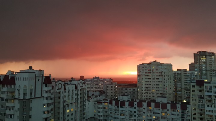 алый закат