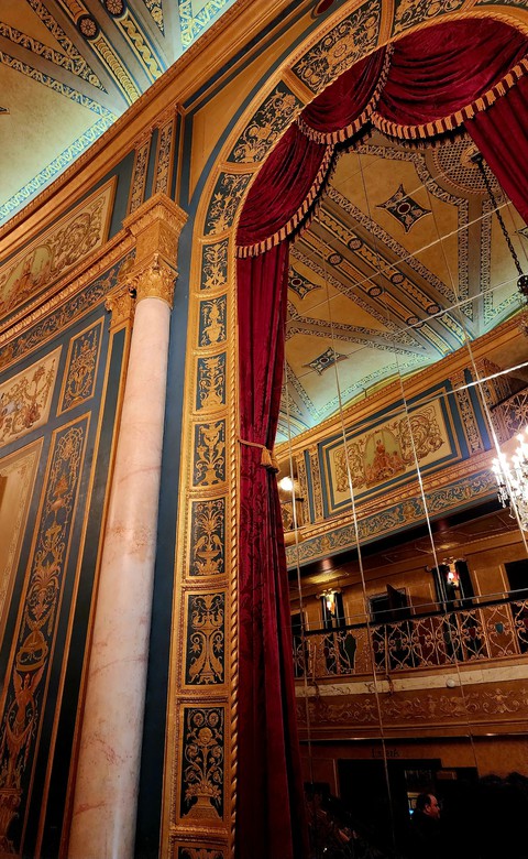 ταπετσαρίες Molding, landmark