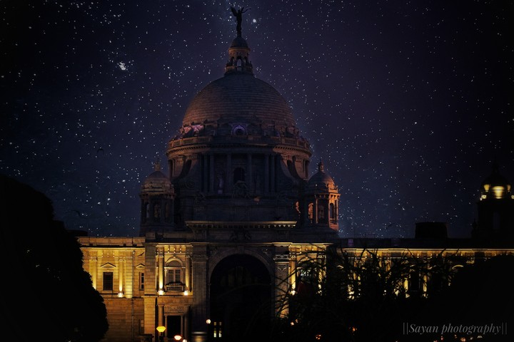 Night view of Victoria