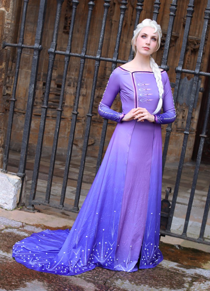QUEEN ELSA OF ARENDELLE