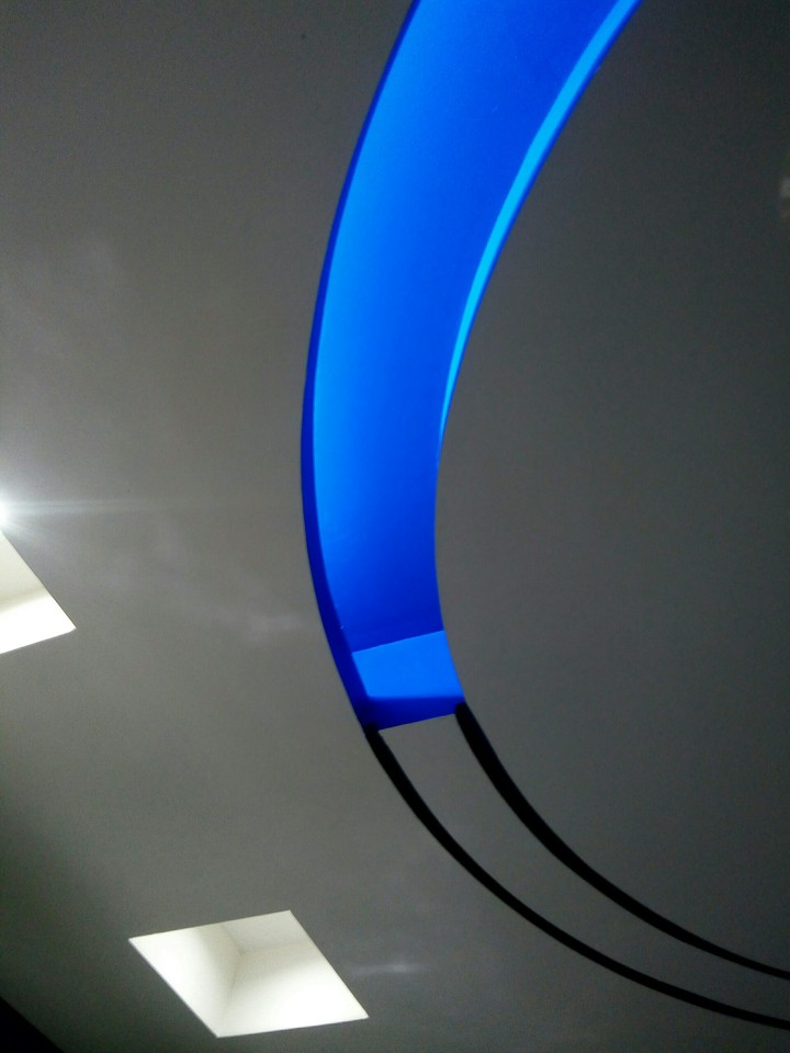 curva en azul electrico