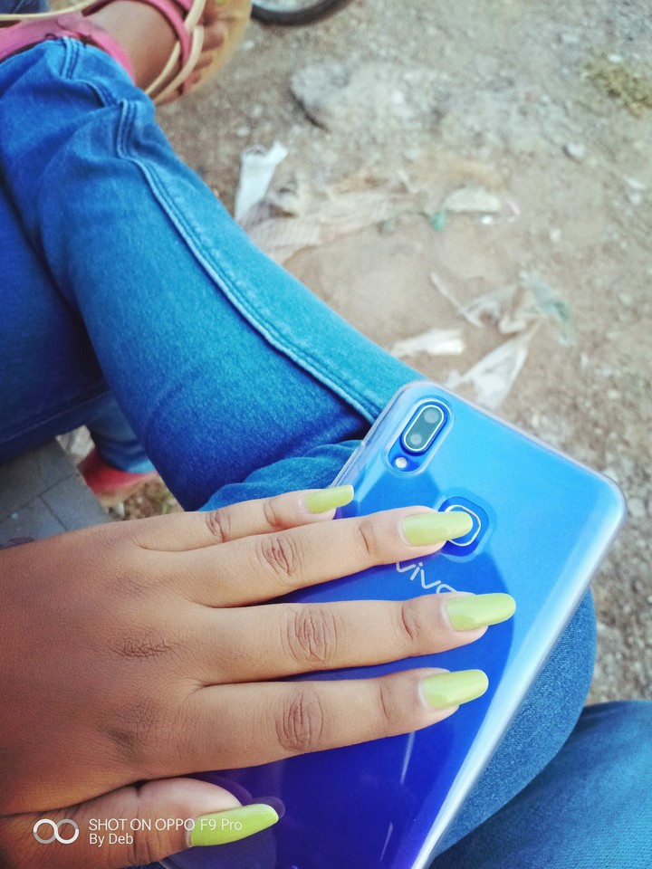 nails