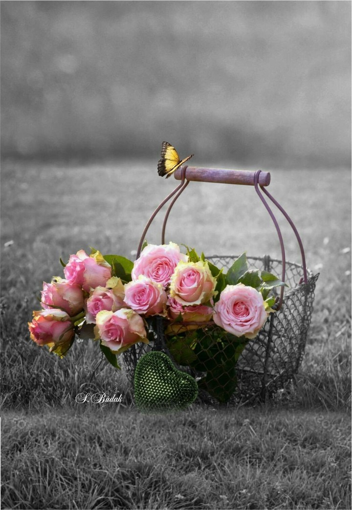 ⚘