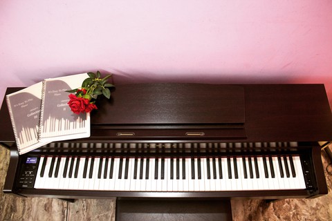 Piano Decor