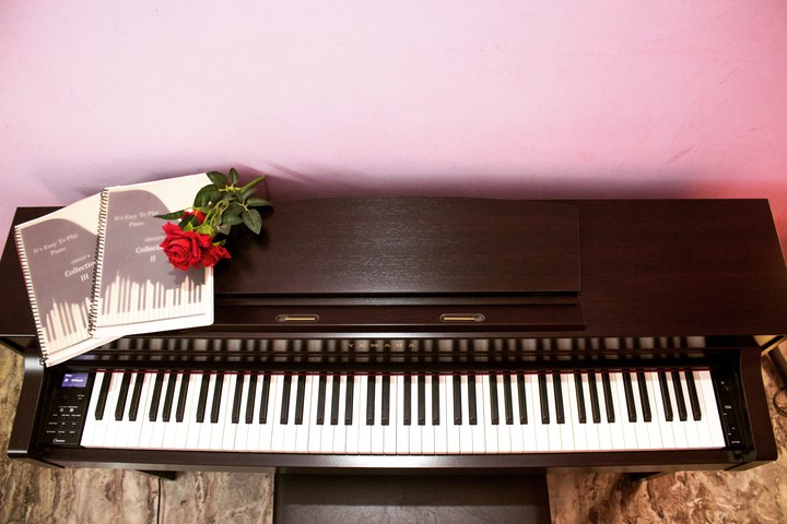 Piano Decor