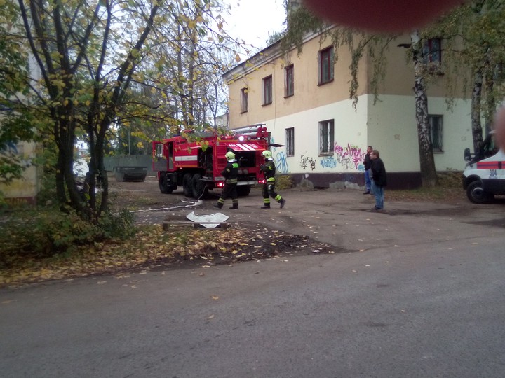 вон пожарный ходят