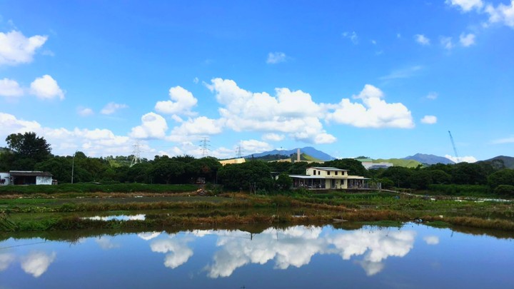 The glass of the sky