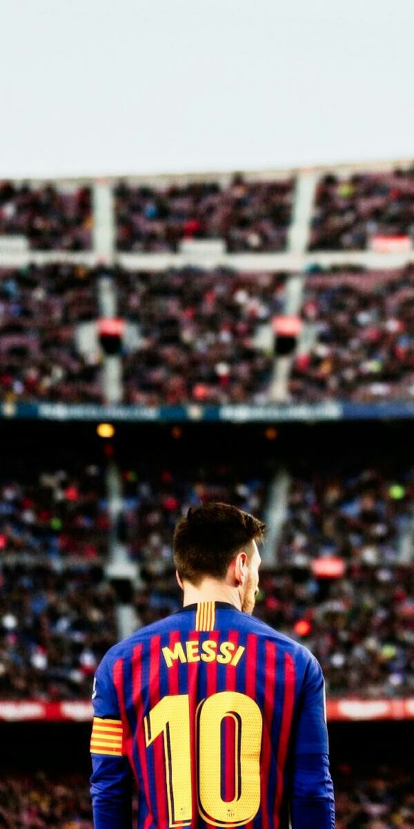 messi at the campnue