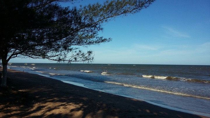 Praia De Guaxindiba - São francisco de itabapoana