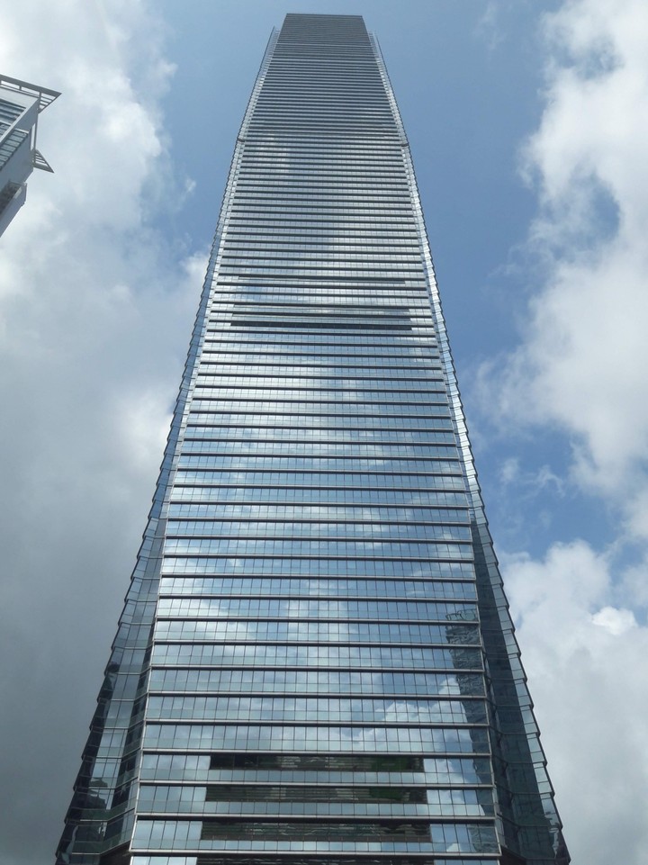 Sky100