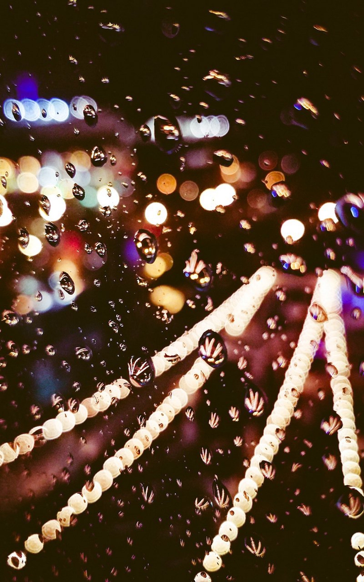 beautiful raindrops on the window❤