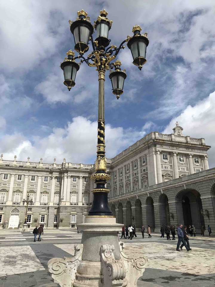 Farola real
