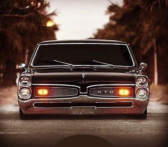 ،