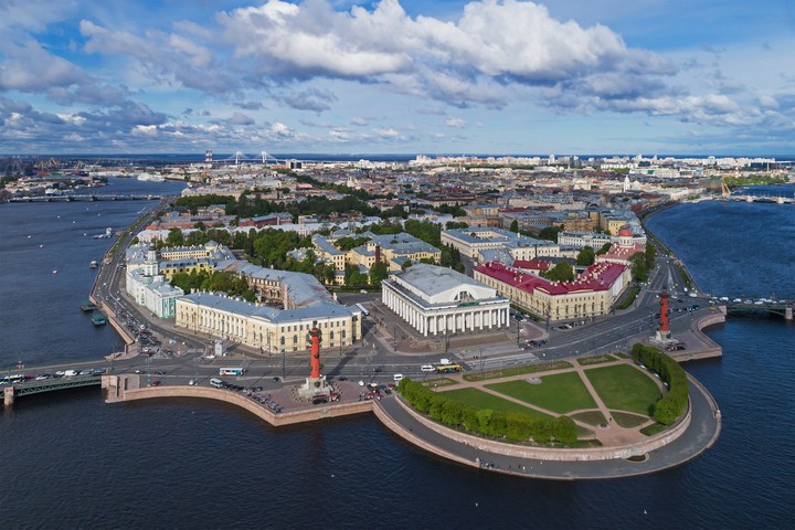 Foto aérea da ilha Vasilievsky cuspir