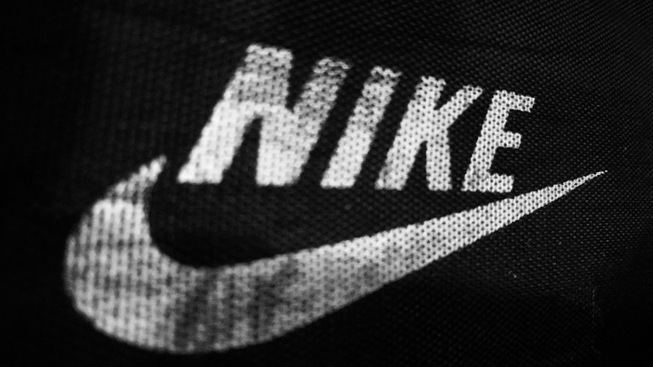 NIKE