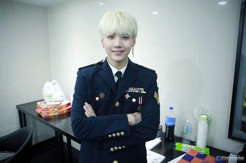 HAPPY YOONGI DAY❤❤❤❤❤❤❤