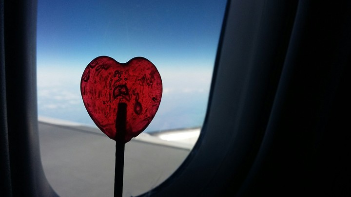 Love is in the air(plane)