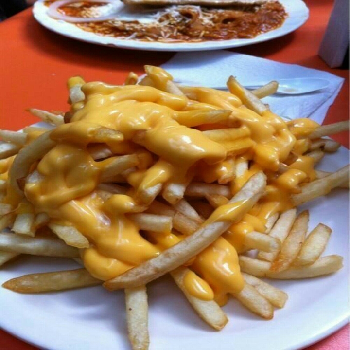 yummy cheese fries!